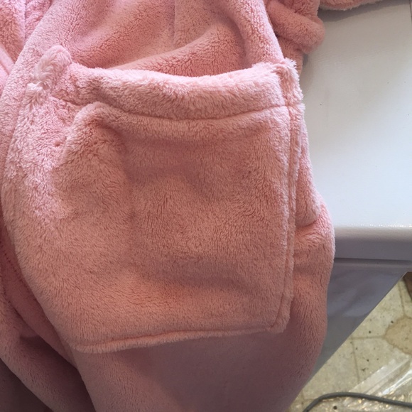 L.L.Bean pink plush fleece long robe. - Picture 4 of 4